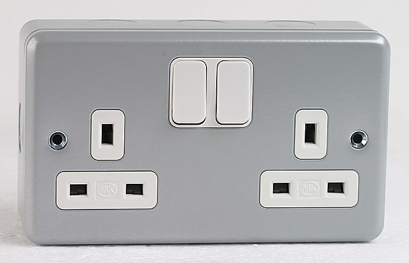 Buy Ronis Metalclad Plus Socket Outlets Part Number K2946ALM Online
